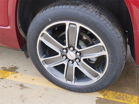 Certified 2018 GMC Acadia Denali w/ Technology Package image 33