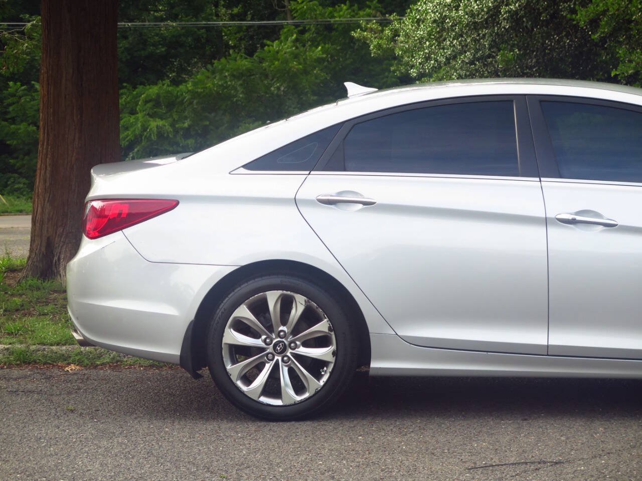 Used 2011 Hyundai Sonata SE FWD image 15
