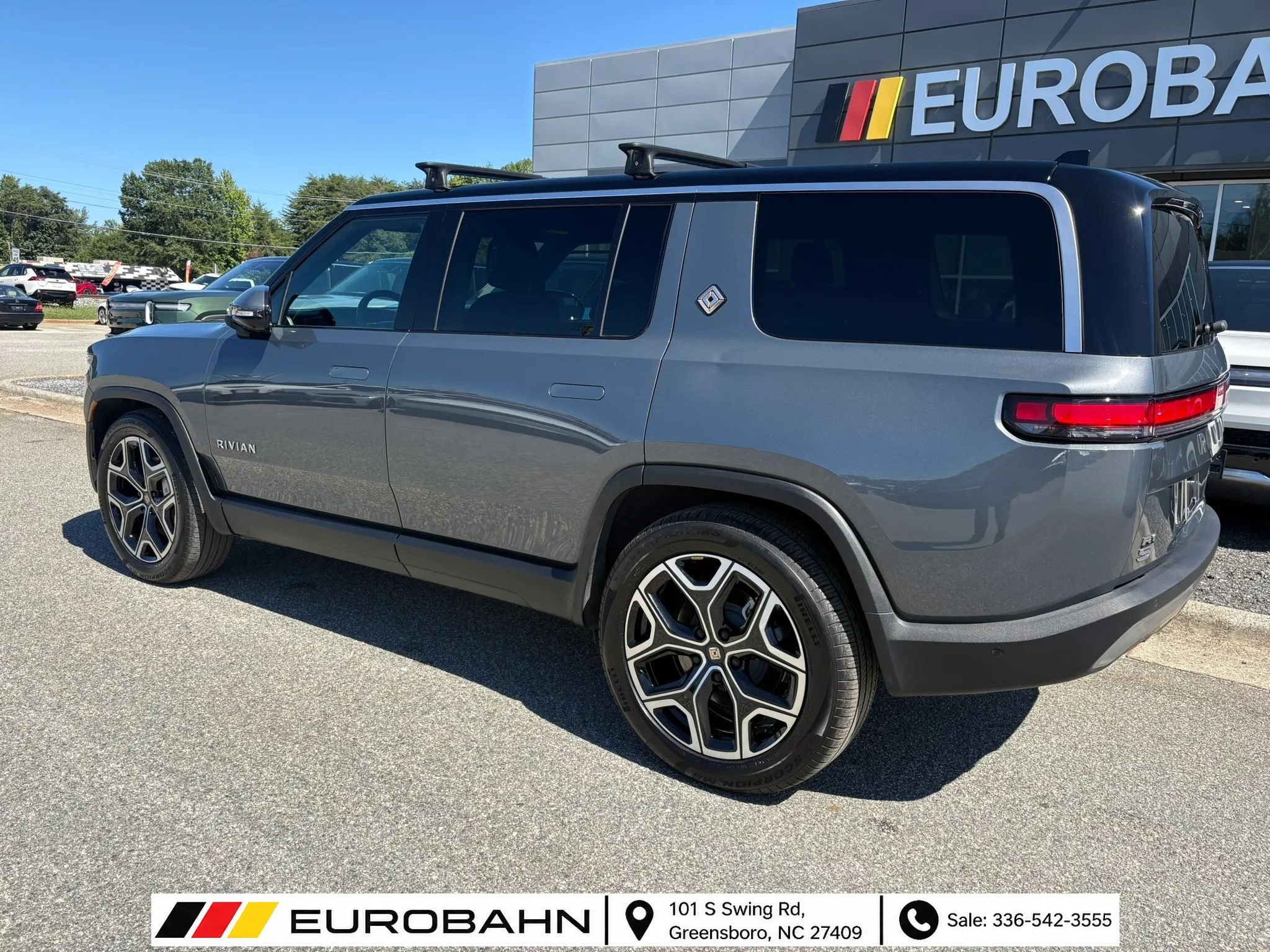 Used 2025 Rivian R1S Adventure Dual AWD/4WD image 27