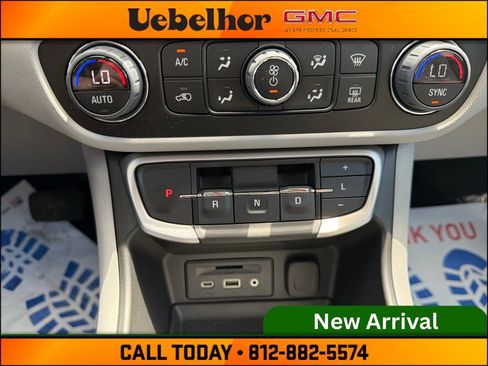 Used 2023 GMC Terrain SLT FWD image 31