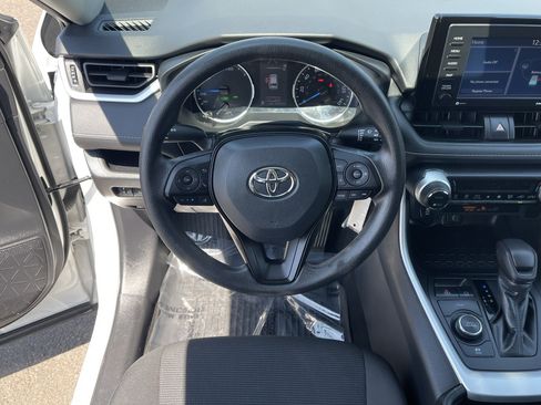 Used 2021 Toyota RAV4 LE AWD/4WD image 14