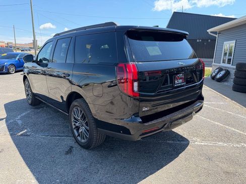 Used 2025 Ford Expedition Platinum w/ Stealth Performance Package AWD/4WD image 3