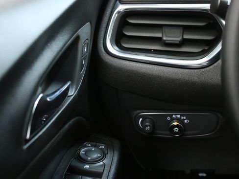 Used 2023 Chevrolet Equinox LT FWD image 17