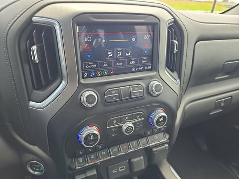 Used 2023 GMC Sierra 3500 Denali w/ Denali Ultimate Package AWD/4WD image 23