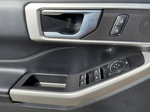 Certified 2020 Ford Explorer XLT w/ Equipment Group 202A AWD/4WD image 17