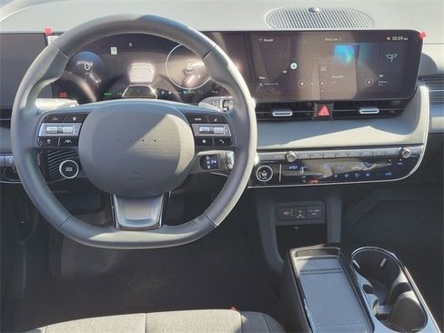 New 2026 Hyundai Ioniq 5 SE image 4