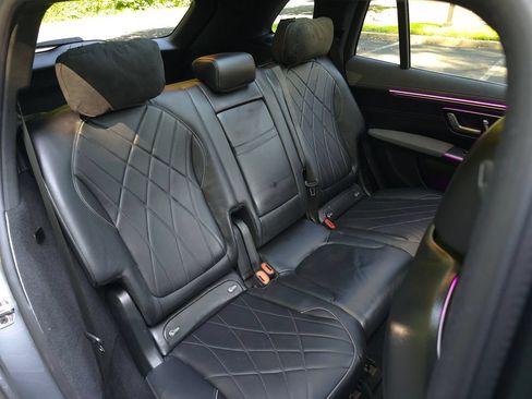 Used 2023 Mercedes-Benz EQS 580 4MATIC SUV image 19
