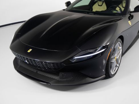 Certified 2022 Ferrari Roma RWD image 9