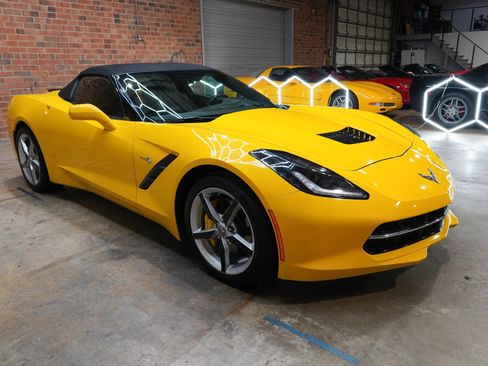 Used 2014 Chevrolet Corvette Stingray Convertible w/ 3LT Preferred Equipment Group RWD image 3