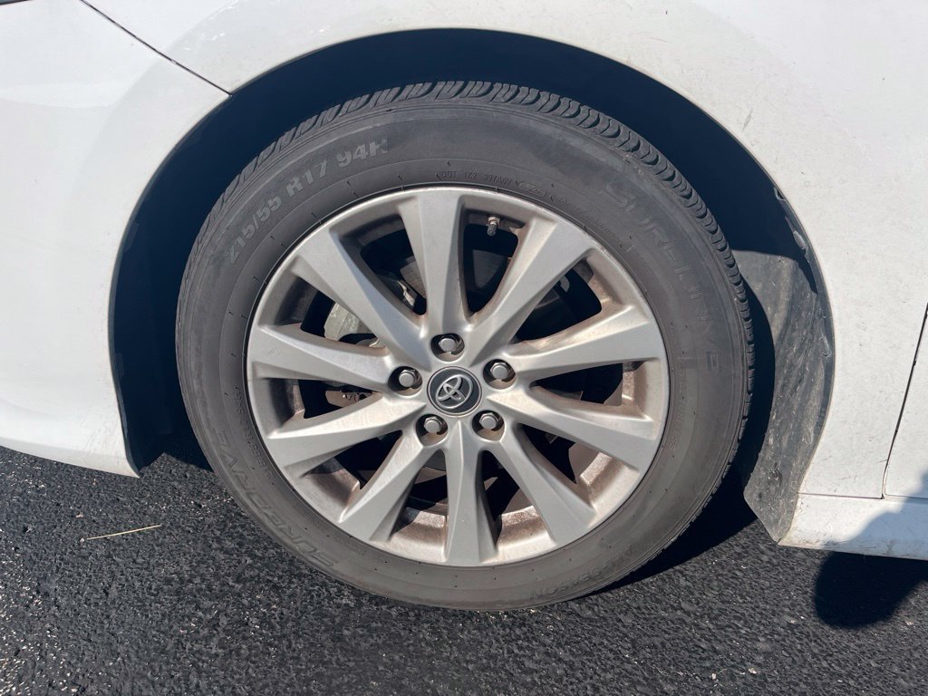Used 2019 Toyota Camry LE FWD image 9
