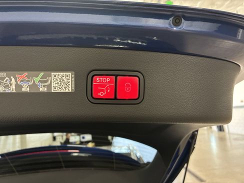 Used 2025 Mercedes-Benz GLC 300 4MATIC image 6