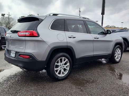 Used 2016 Jeep Cherokee Latitude image 8