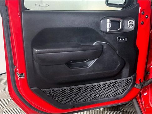 Used 2020 Jeep Gladiator Rubicon image 22