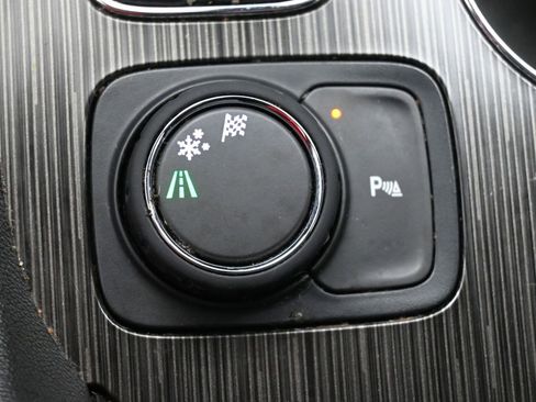 Used 2018 GMC Acadia SLT FWD image 19