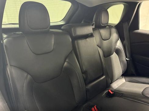 Used 2019 Jeep Cherokee Latitude Plus image 10