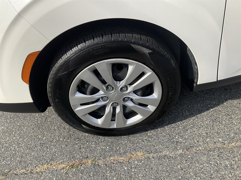 Used 2021 Kia Soul LX FWD image 6