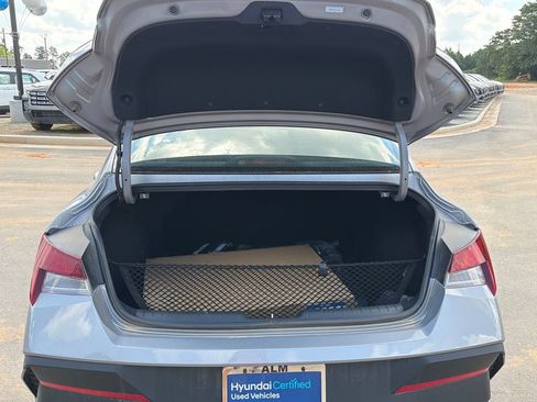Certified 2025 Hyundai Elantra Sport FWD image 18