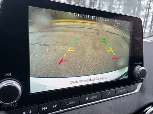 Used 2025 Nissan Sentra SV w/ All-Weather Package image 33