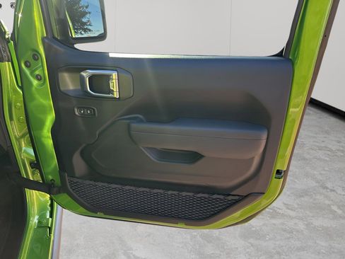 New 2026 Jeep Wrangler Unlimited Rubicon w/ Safety Group image 13