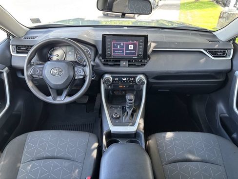 Used 2021 Toyota RAV4 XLE AWD/4WD image 21