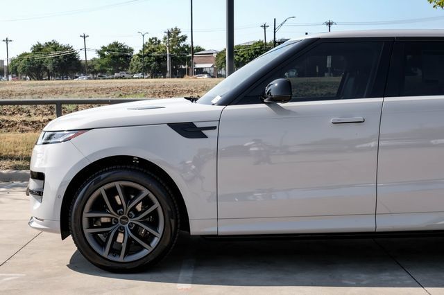 New 2026 Land Rover Range Rover Sport Dynamic SE AWD/4WD image 15