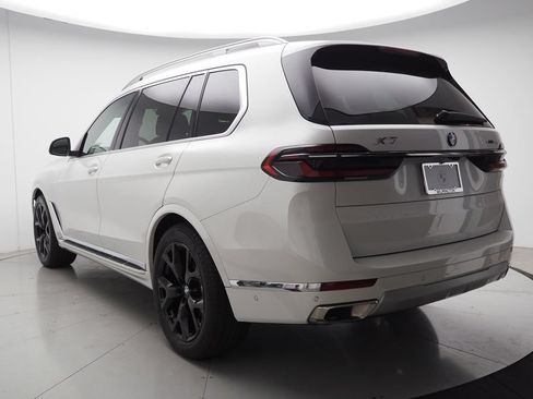 Certified 2026 BMW X7 xDrive40i w/ Premium Package AWD/4WD image 4