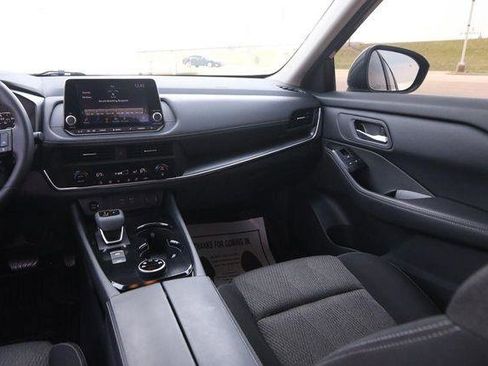 Used 2025 Nissan Rogue SV image 25
