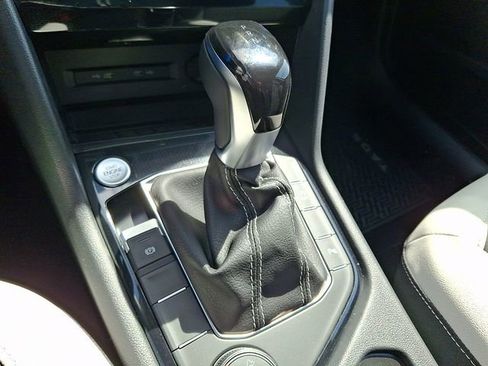 New 2026 Volkswagen Taos SE AWD/4WD image 8