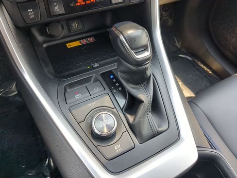 Used 2023 Toyota RAV4 XSE AWD/4WD image 28