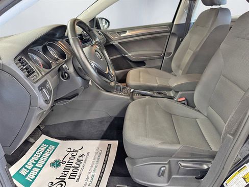 Used 2018 Volkswagen Golf S image 13