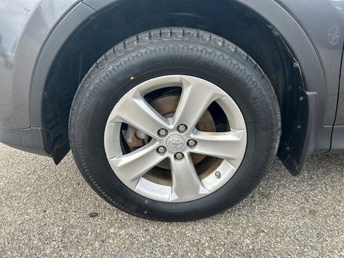 Used 2014 Toyota RAV4 XLE image 28