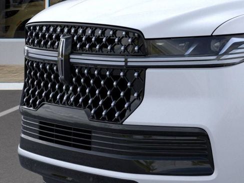 New 2025 Lincoln Navigator L Black Label image 17