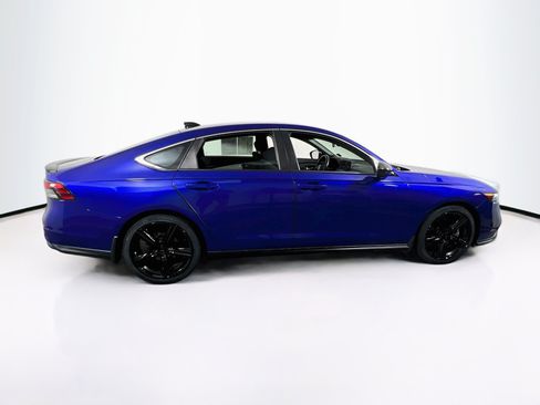 Used 2023 Honda Accord Sport image 4