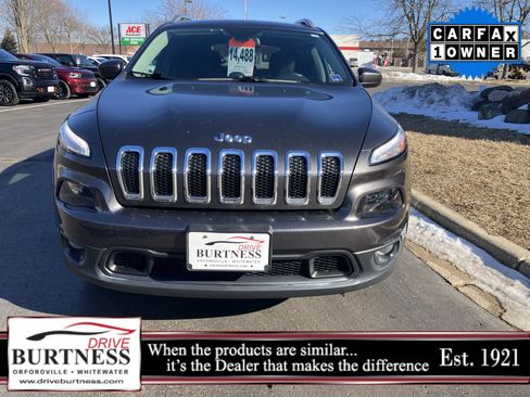 Used 2017 Jeep Cherokee Latitude w/ Cold Weather Group image 15