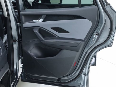 New 2025 Volkswagen Tiguan SE image 30