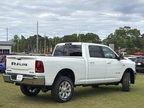 Used 2026 RAM 2500 Laramie AWD/4WD image 8