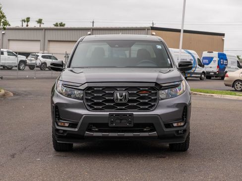 Used 2025 Honda Ridgeline TrailSport image 2