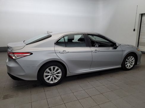 Used 2019 Toyota Camry LE FWD image 10