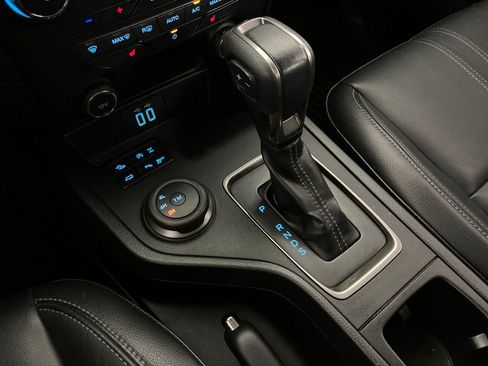 Used 2019 Ford Ranger Lariat w/ Black Appearance Package image 27