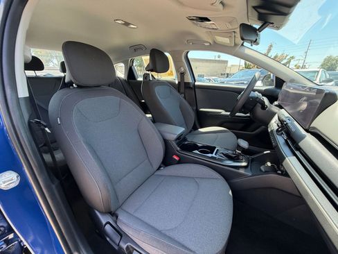 Used 2025 Kia K4 FWD image 35