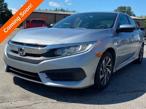 Used 2018 Honda Civic EX image 5