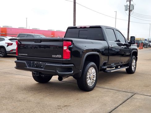 Used 2023 Chevrolet Silverado 2500 High Country image 6