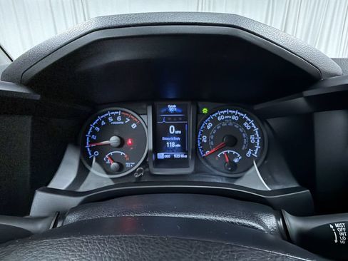 Used 2021 Toyota Tacoma SR AWD/4WD image 19