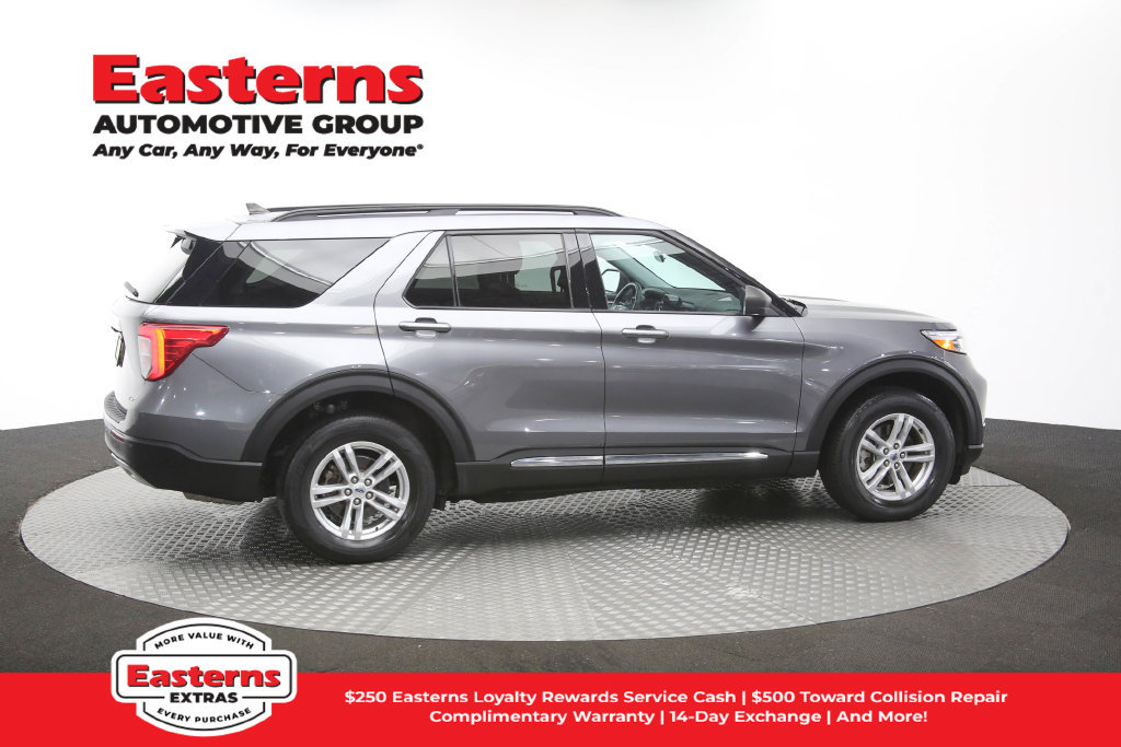 Used 2023 Ford Explorer XLT w/ Equipment Group 202A AWD/4WD image 45