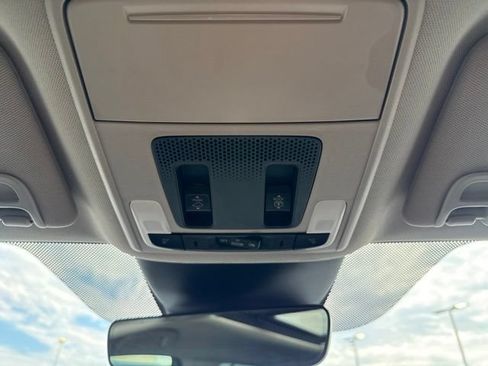 Used 2024 Honda Pilot Touring image 19
