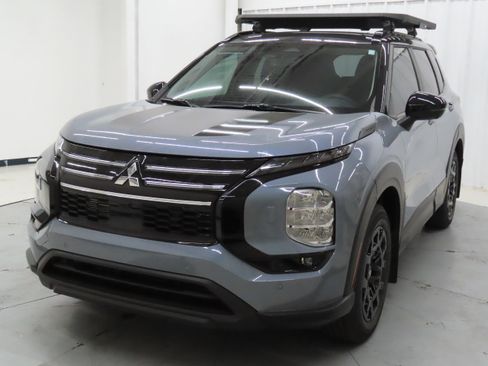 New 2026 Mitsubishi Outlander AWD image 8