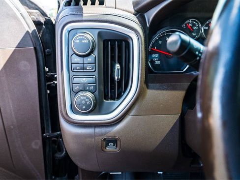 Used 2020 Chevrolet Silverado 1500 LT w/ Texas Edition AWD/4WD image 16