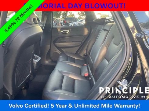 Certified 2025 Volvo XC60 B5 Core AWD/4WD image 27