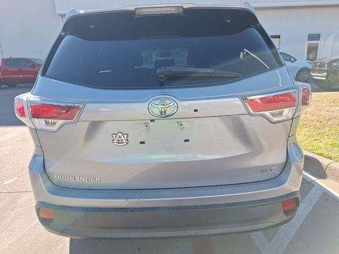 Used 2015 Toyota Highlander XLE image 5