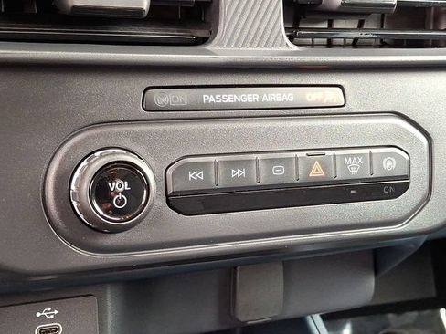 Used 2025 Ford Maverick XL FWD image 15